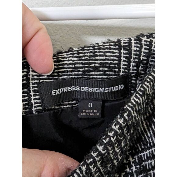 Express Design Studio Black White Pleated Pencil Skirt - Size 0 - Picture 5 of 6